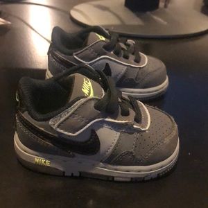 Nike baby size 4C